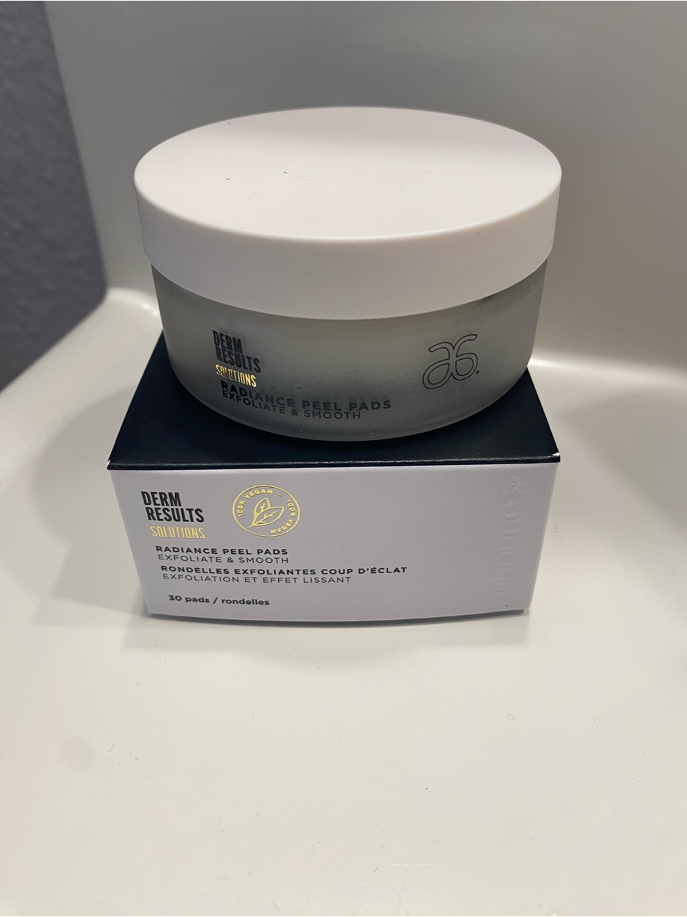 Arbonne Radiance Peel Pads - White and Black Packaging